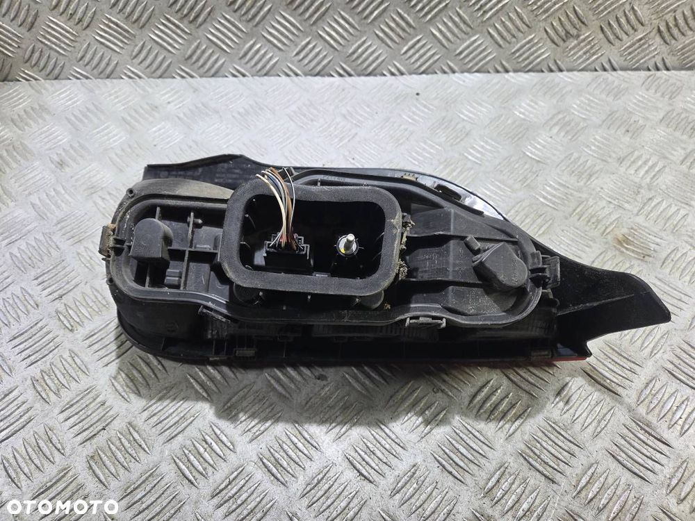 LAMPA PRAWA TYLNA VOLKSWAGEN UP ! 1S0945095D - 2