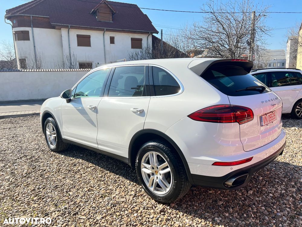 Porsche Cayenne Tiptronic S - 12
