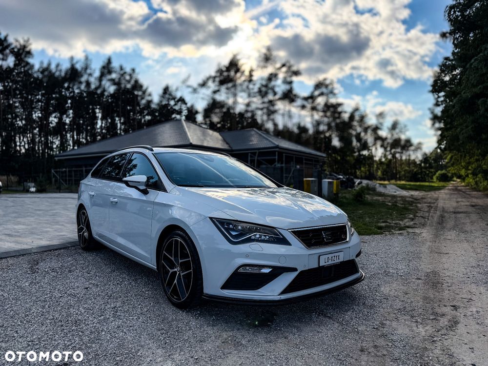 Seat Leon 1.5 eTSI OPF DSG FR Black Edition - 25