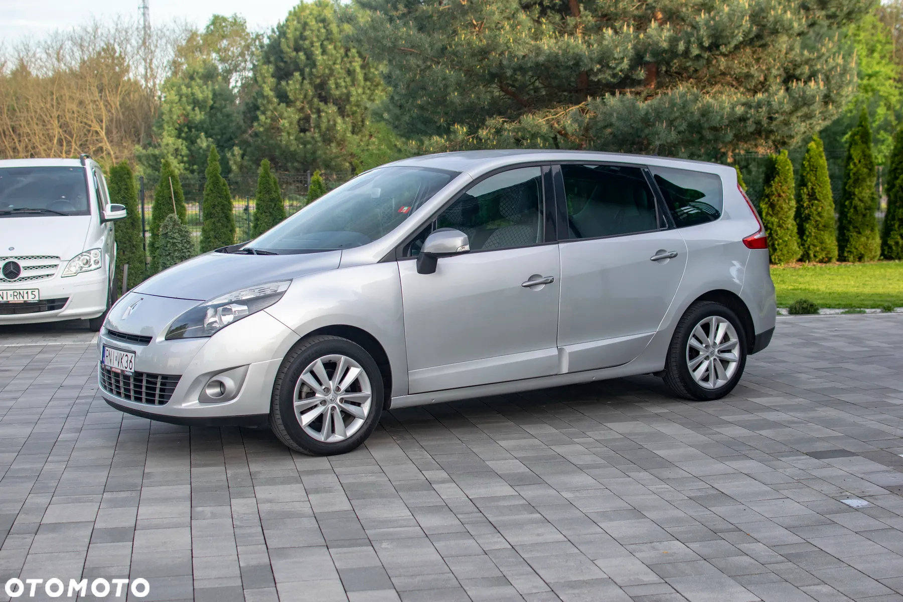 Renault Grand Scenic - 4