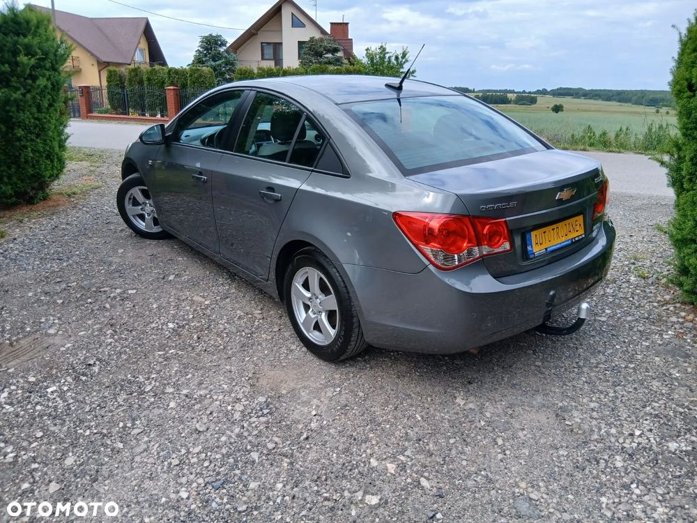 Chevrolet Cruze 1.8 LT+ - 4