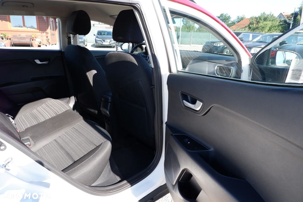 Kia Stonic 1.4 L - 11