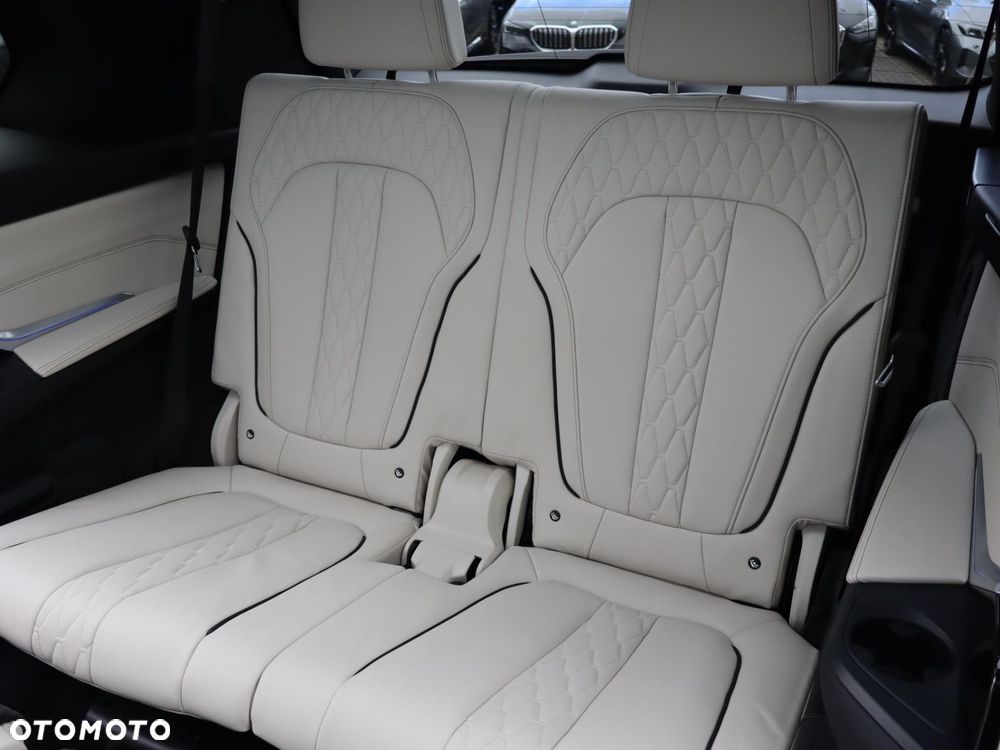 BMW X7 - 10