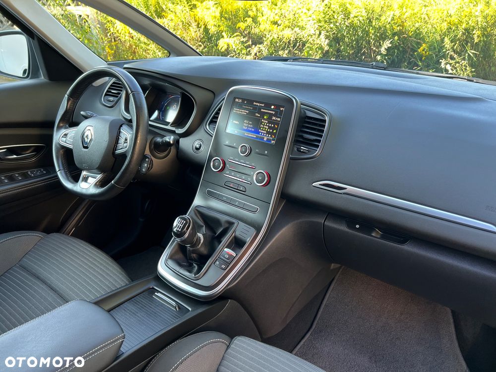 Renault Scenic TCe 140 GPF BUSINESS EDITION - 17