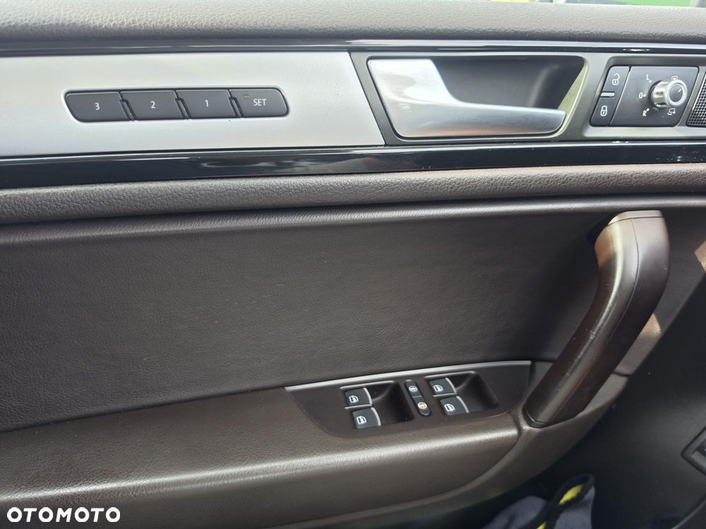 Volkswagen Touareg 3.0 V6 TDI 4XMot BMT - 15