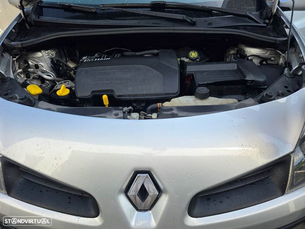 Renault Clio 1.2 16V Confort - 26