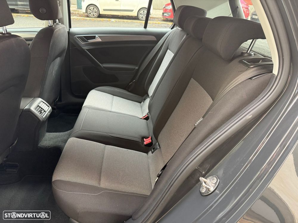 VW Golf 1.6 TDi BlueMotion Confortline - 12