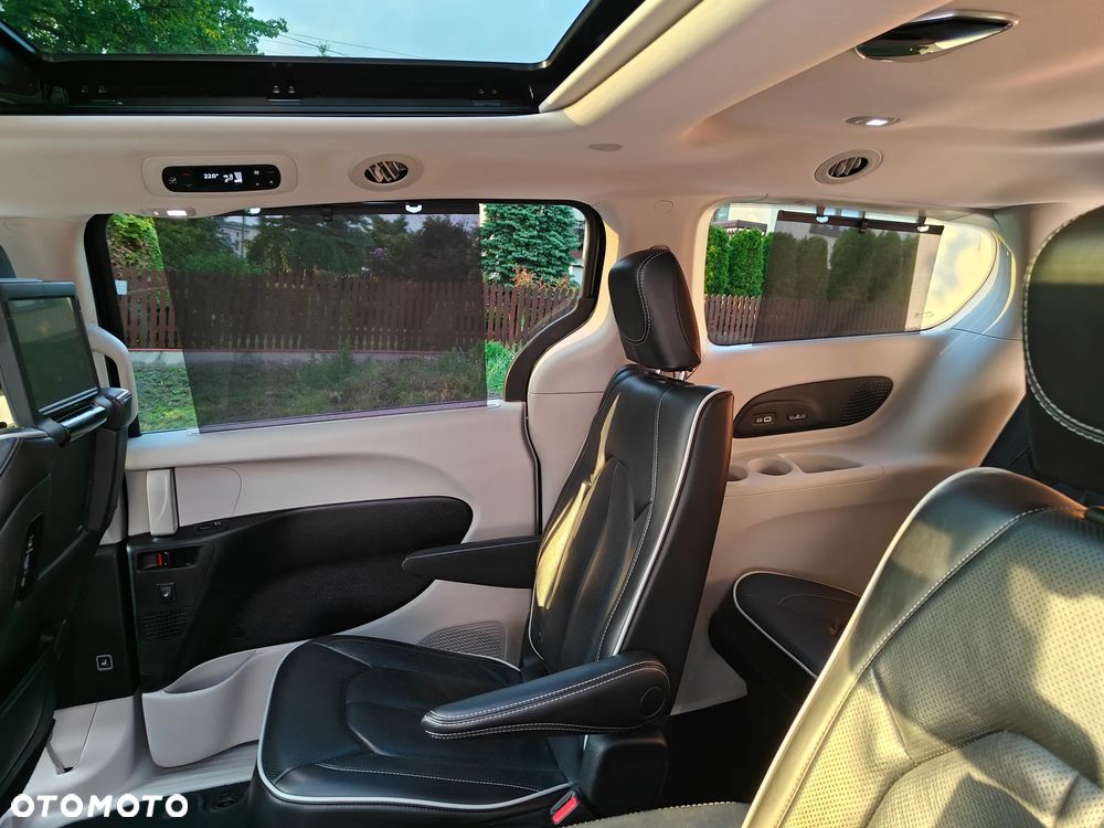 Chrysler Pacifica - 14