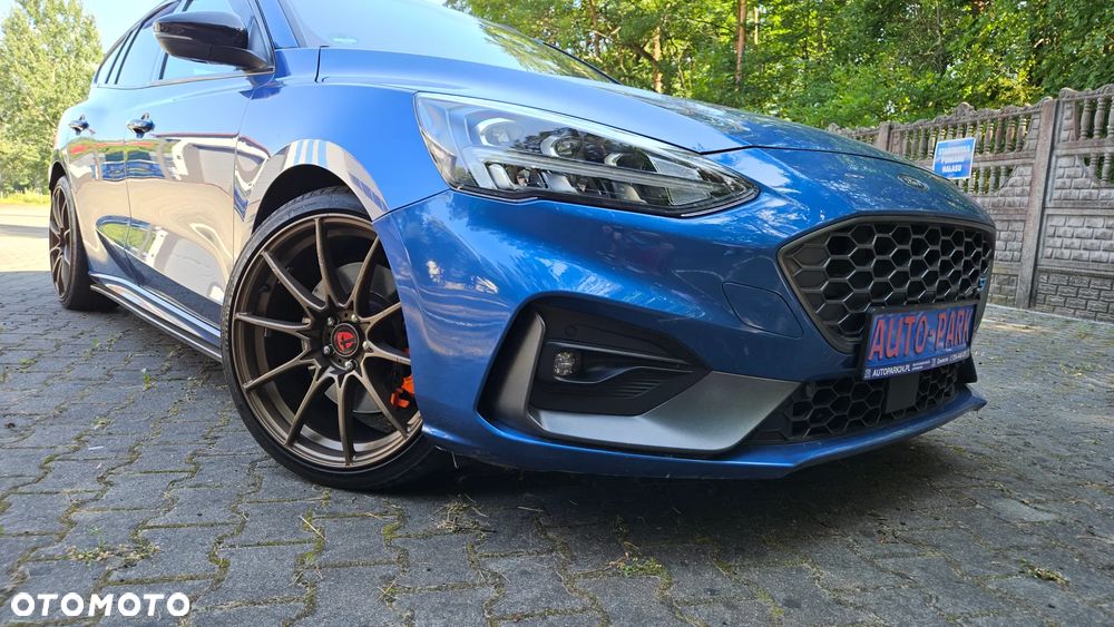 Ford Focus 2.0 EcoBlue S&S ST - 22