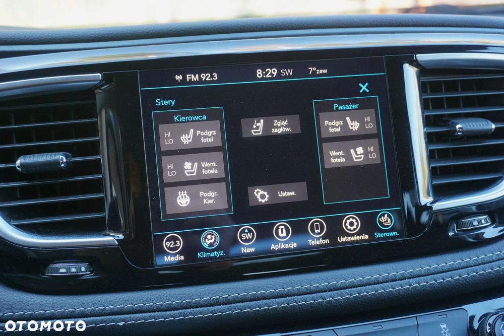 Chrysler Pacifica - 25