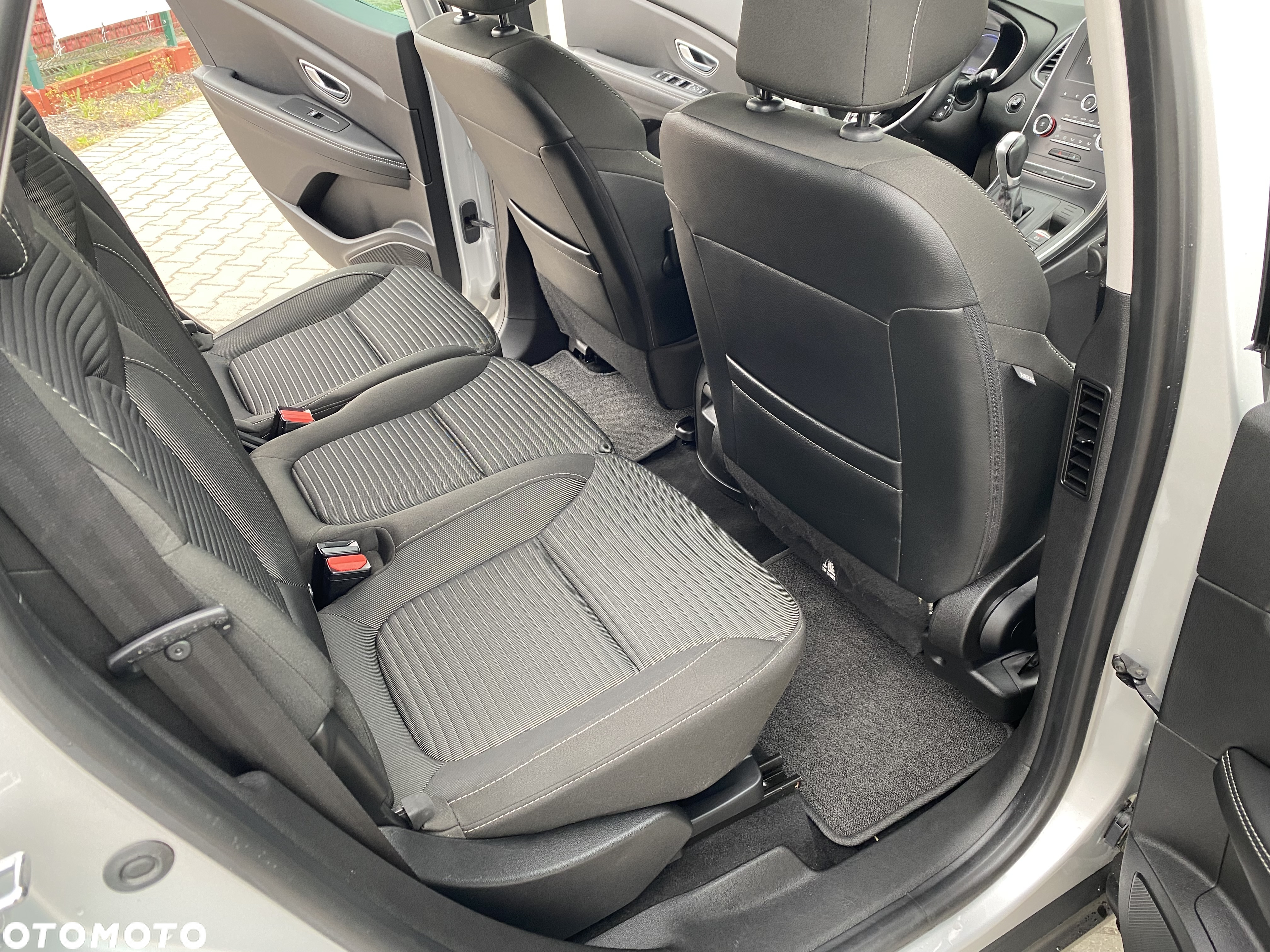 Renault Scenic 1.3 TCe Energy Intens EDC - 8