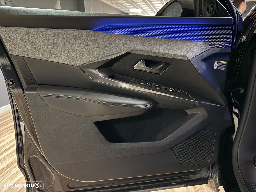 Peugeot 3008 1.2 Hybrid GT e-DCS6 - 29