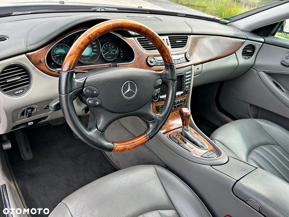 Mercedes-Benz CLS 500 - 12