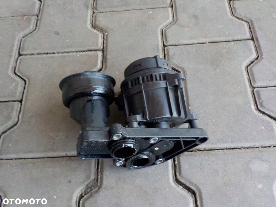 VW CRAFTER 2.5 TDI WLEW OLEJU ODMA KOREK - 2