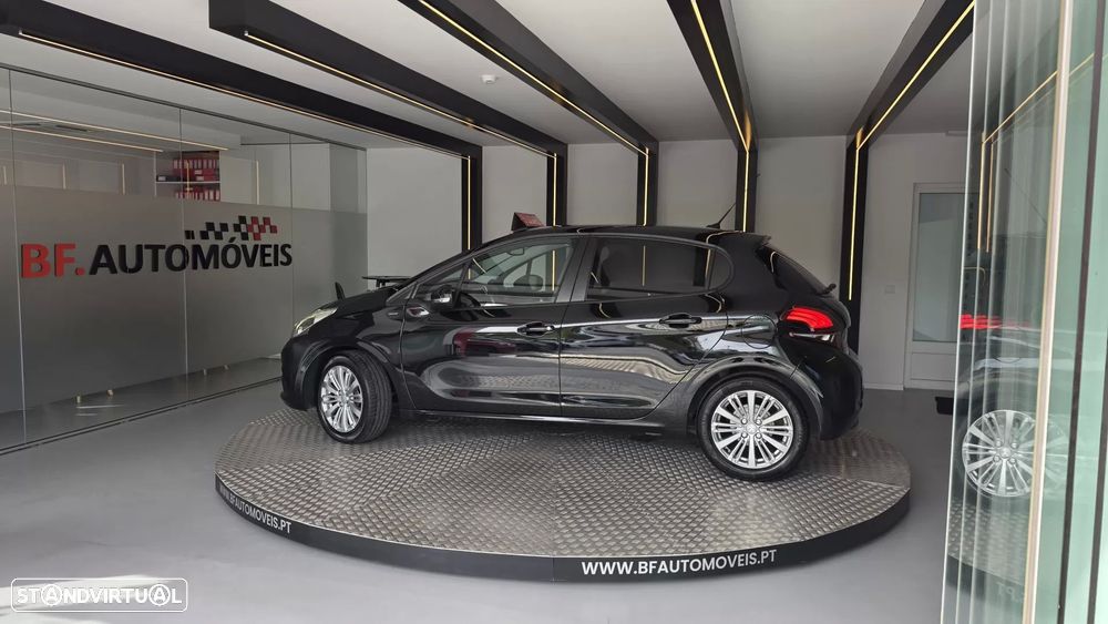 Peugeot 208 1.2 PureTech Signature - 14