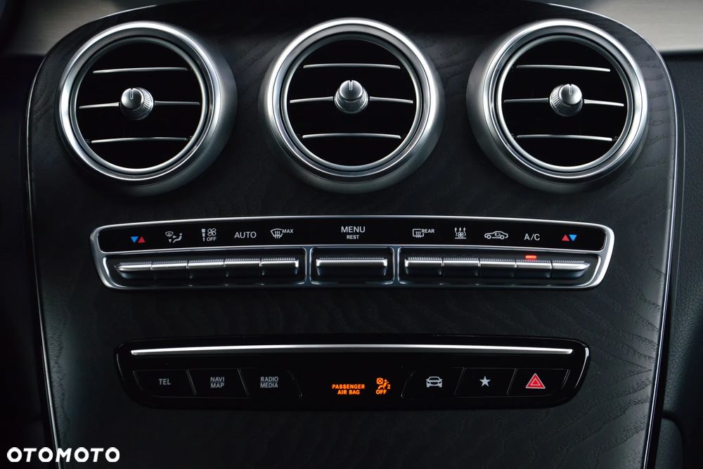 Mercedes-Benz GLC 300 e 4-Matic - 34