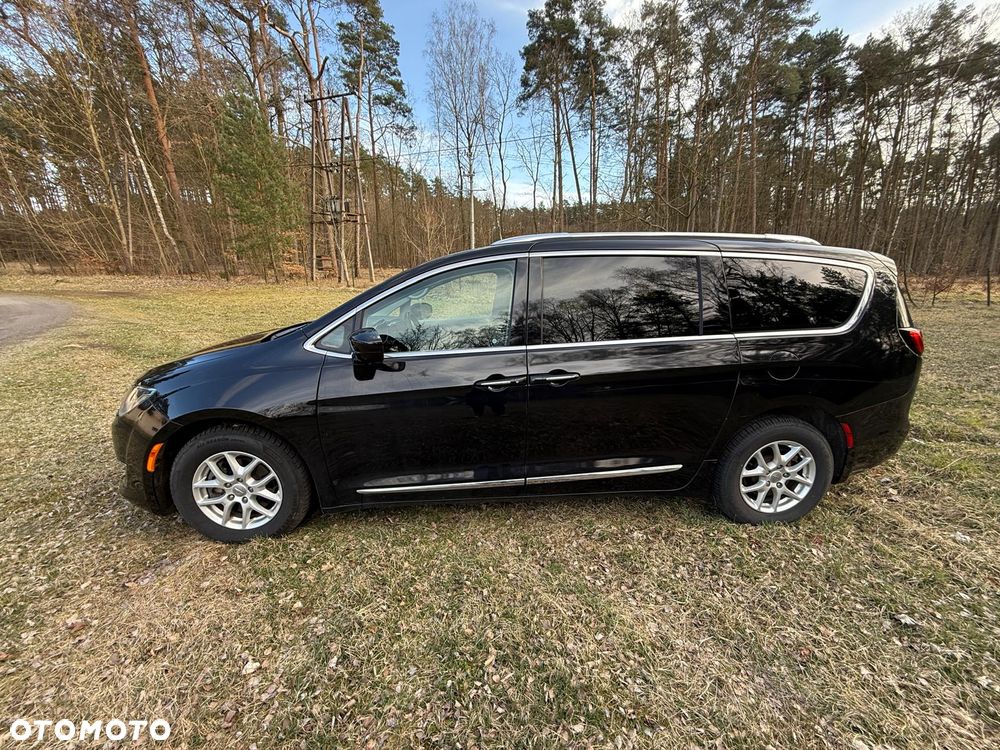 Chrysler Pacifica - 8