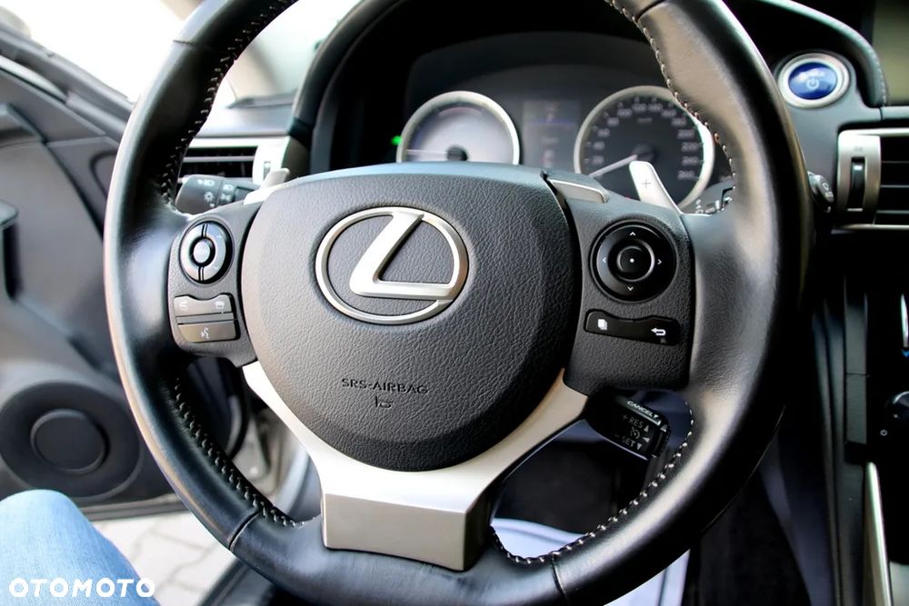 Lexus IS - 14