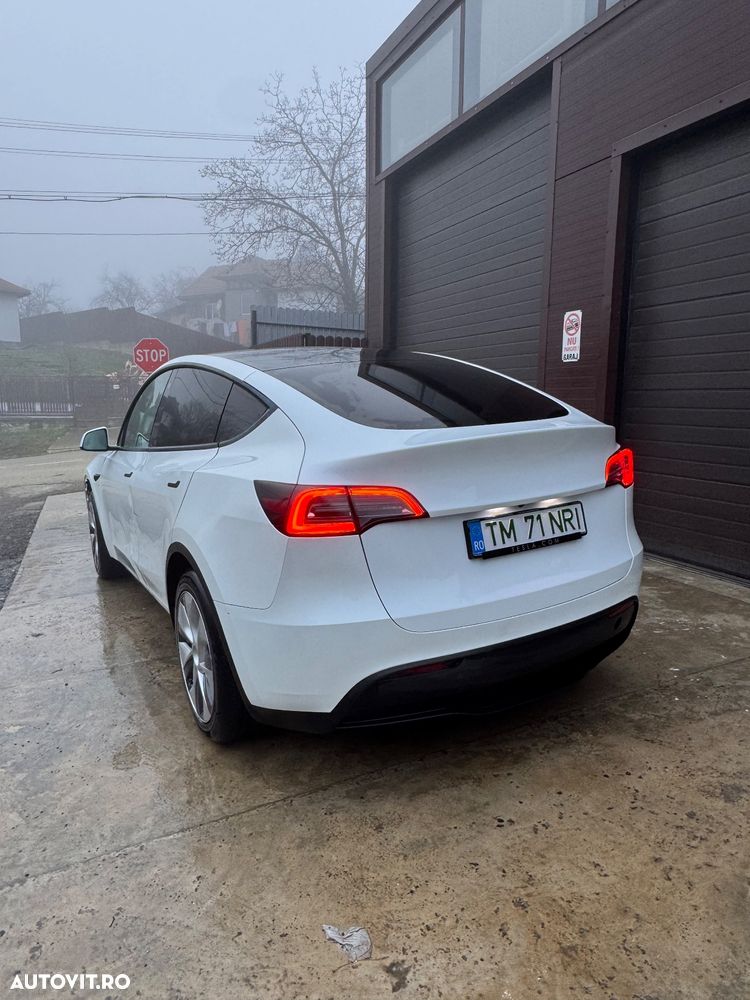 Tesla Model Y RWD - 3