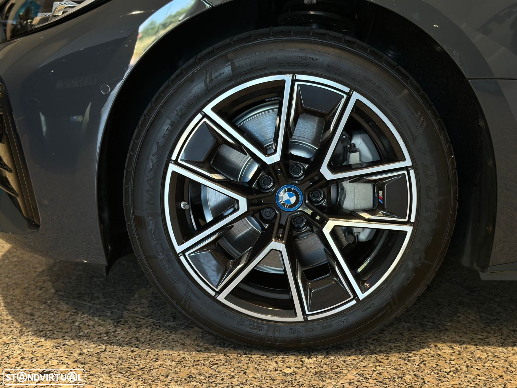 BMW i4 eDrive40 Desportiva M - 4