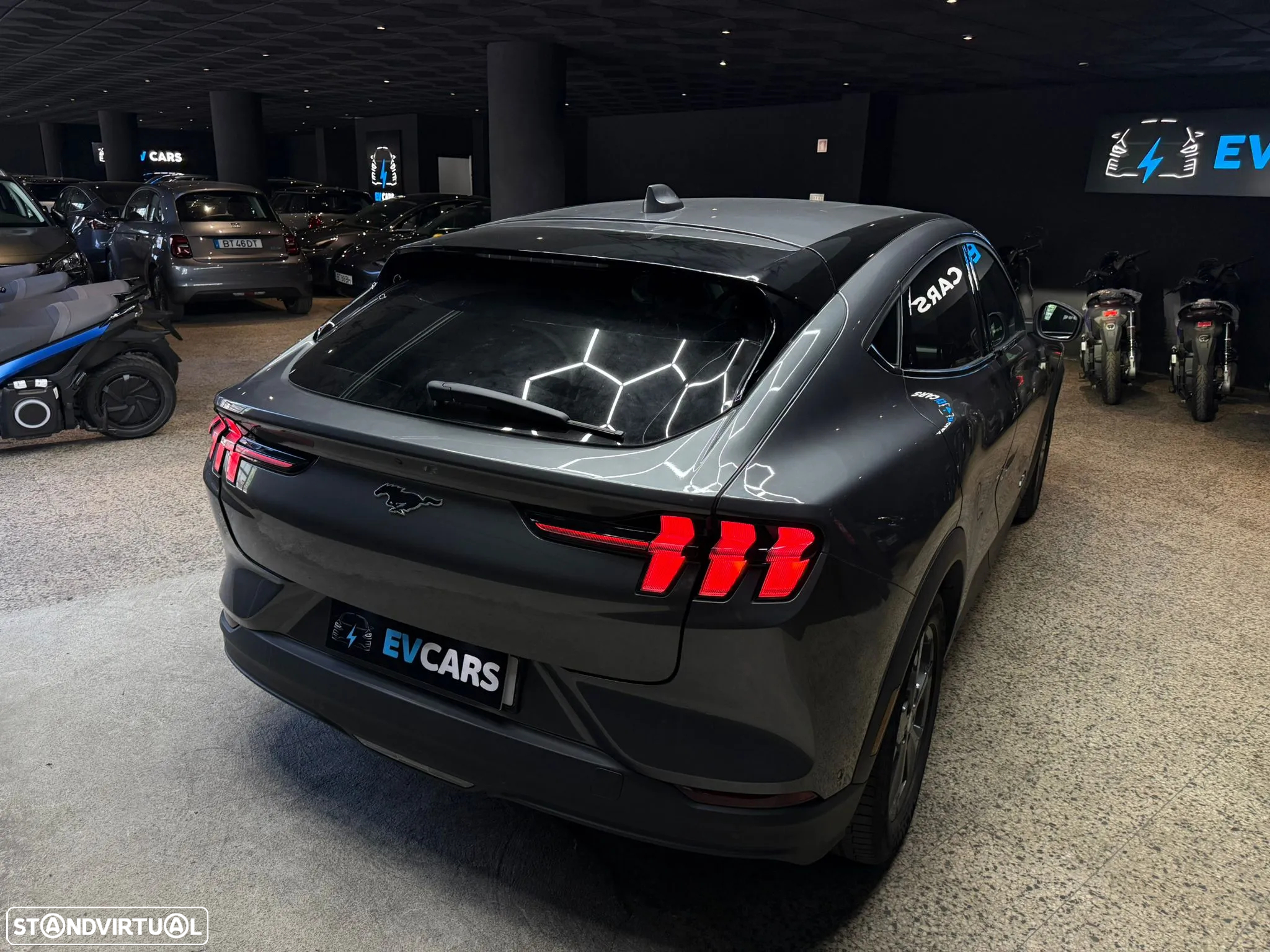 Ford Mustang Mach-E Standard - 15