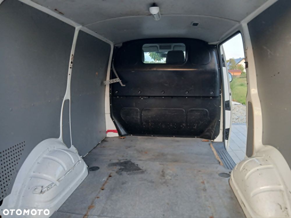 Volkswagen Transporter - 9