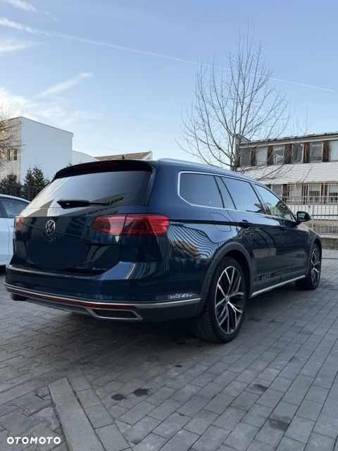 Volkswagen Passat - 4