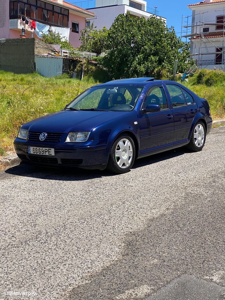 VW Bora 1.9 TDi Highline - 1