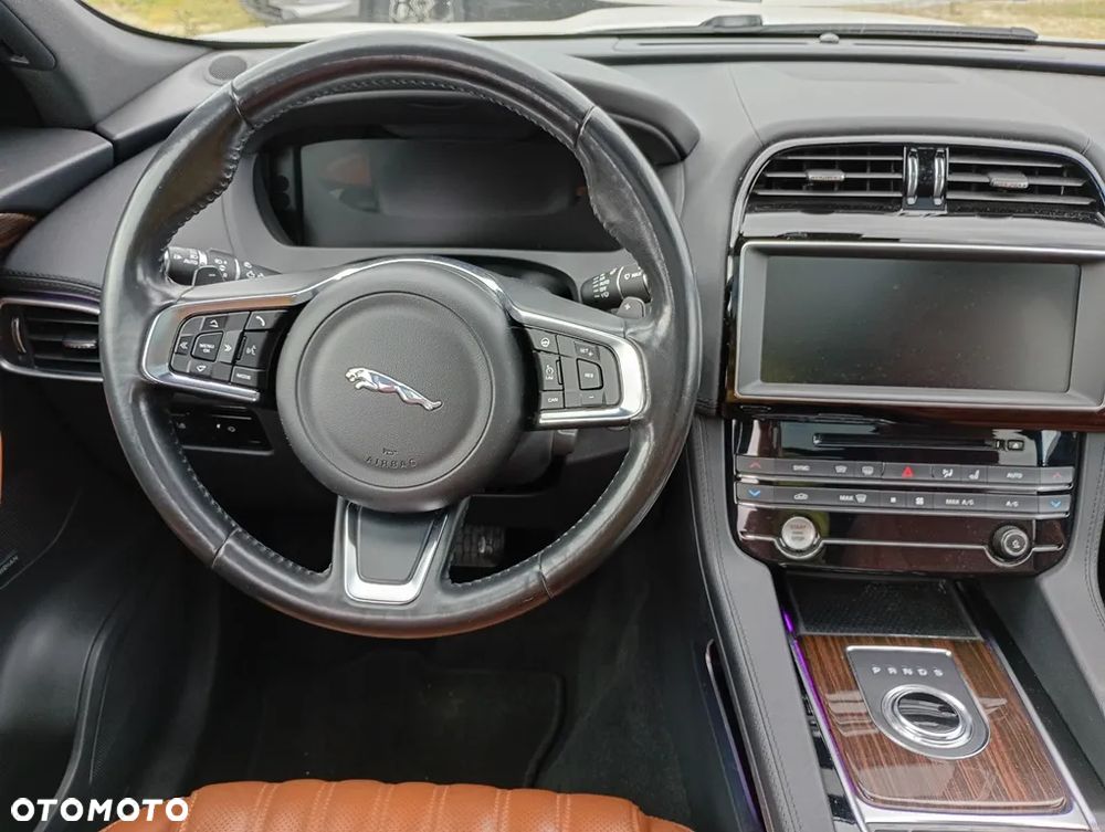 Jaguar F-Pace 2.0 i4D AWD Prestige - 13