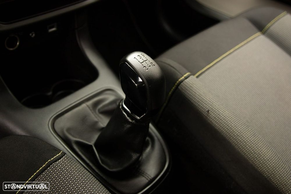 Citroën C3 1.2 PureTech Shine - 3