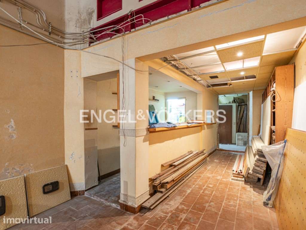 Restaurante e Loja para Remodelação com Potencial em São Vicente - Grande imagem: 5/34