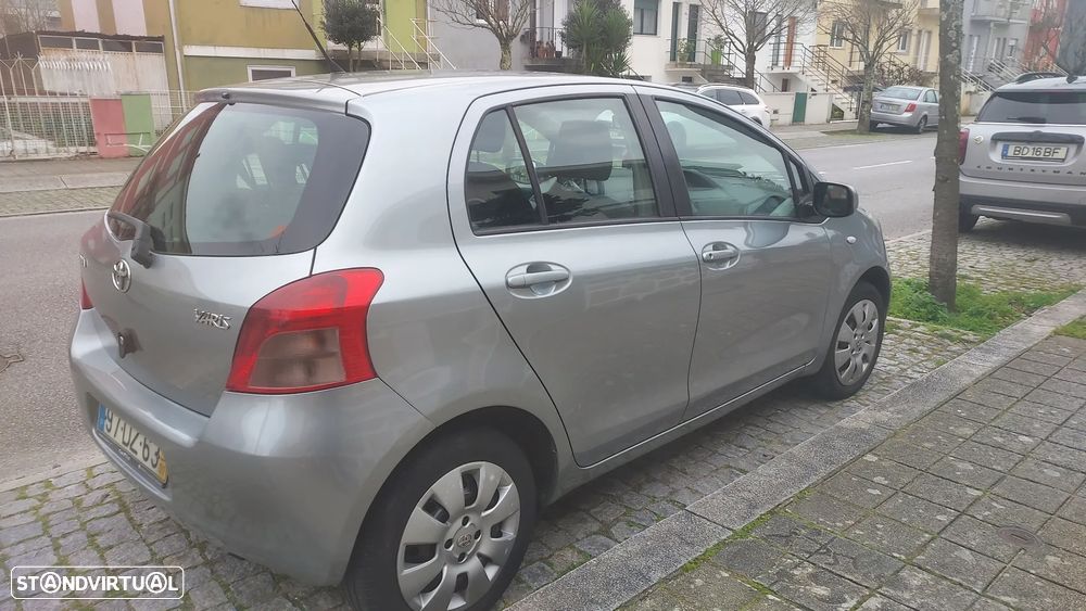 Toyota Yaris 1.0 VVT-i Sol - 4