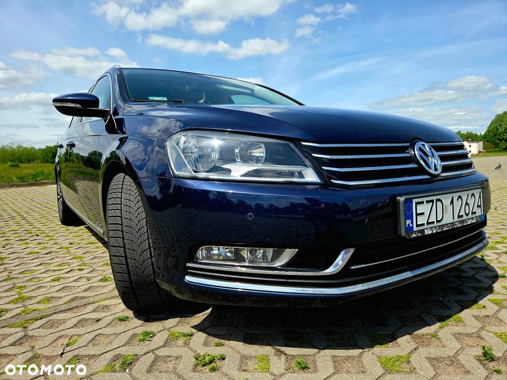 Volkswagen Passat - 1