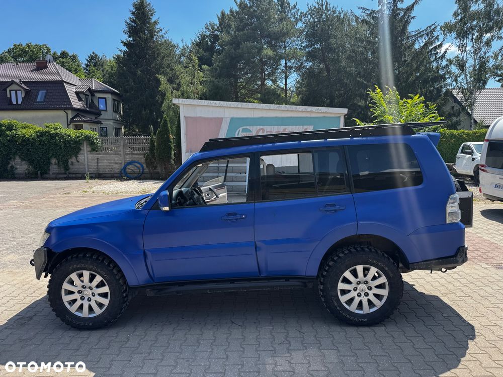 Mitsubishi Pajero - 1