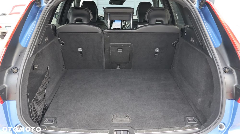 Volvo XC 60 T6 AWD R-Design - 19