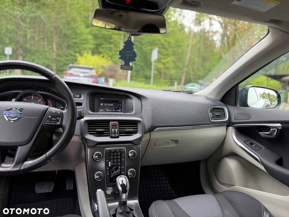 Volvo V40 D2 Powershift Momentum - 10