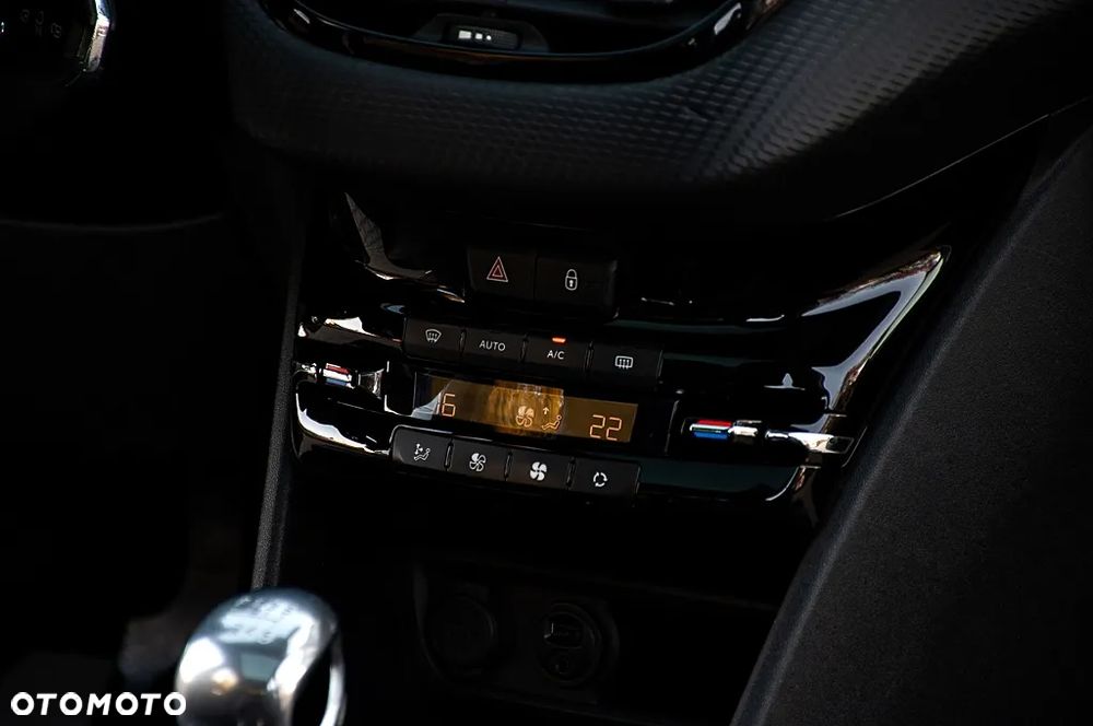 Peugeot 2008 BlueHDi FAP 120 STOP & START Business-Line - 26