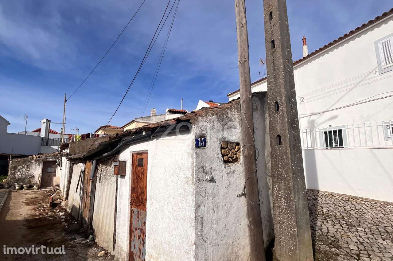 Moradia em Ruínas com Terreno em Casainhos – Fanhões - Grande imagem: 4/18