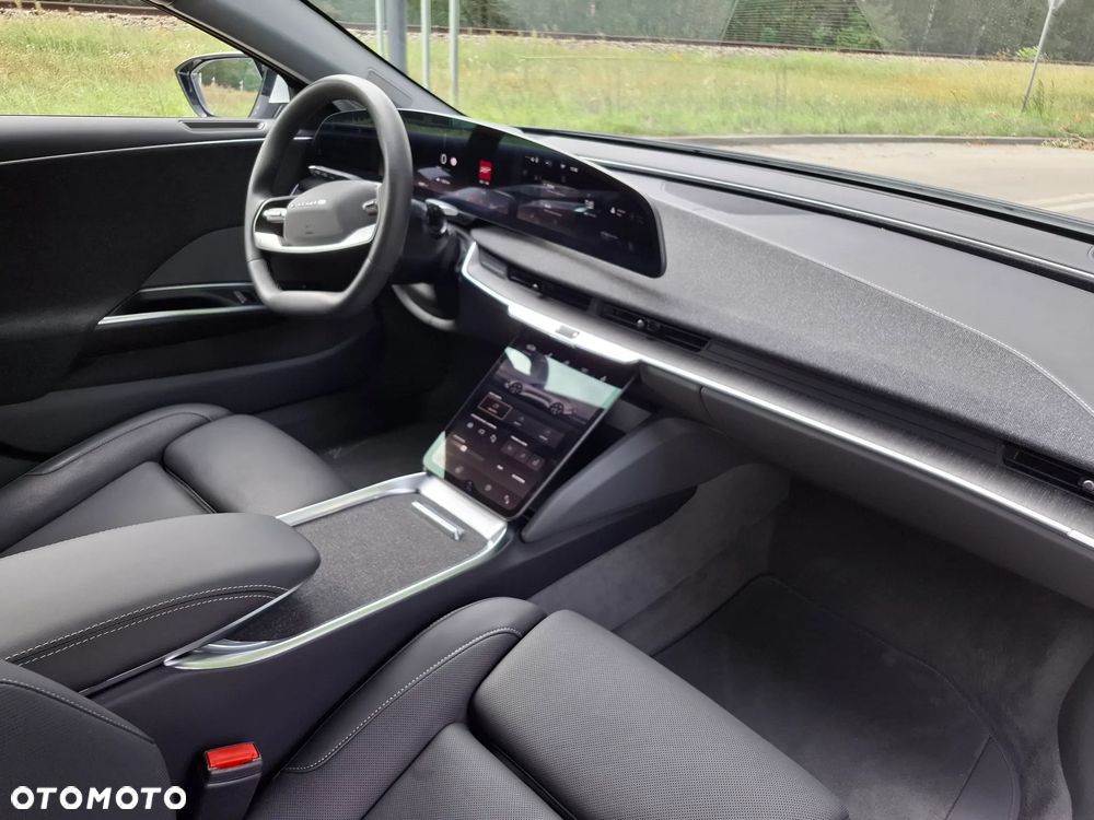 Lucid Air - 10