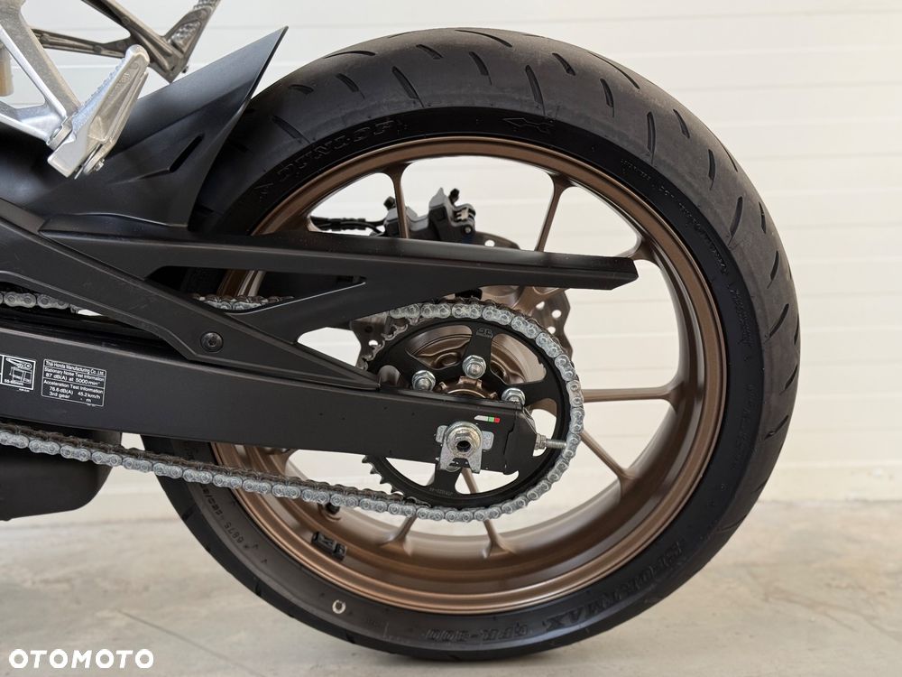 Honda CB - 32