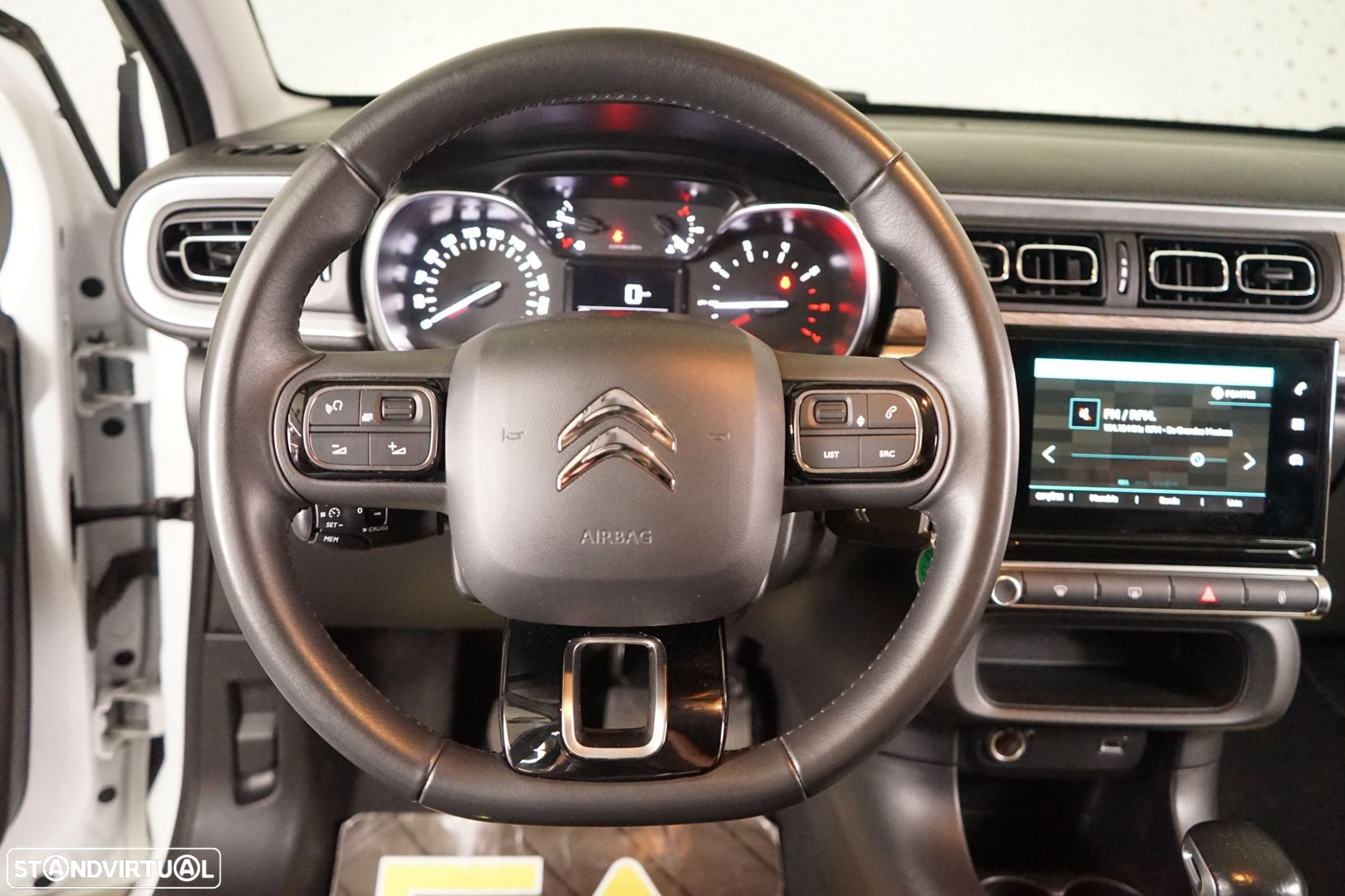 Citroën C3 1.2 PureTech Shine - 19