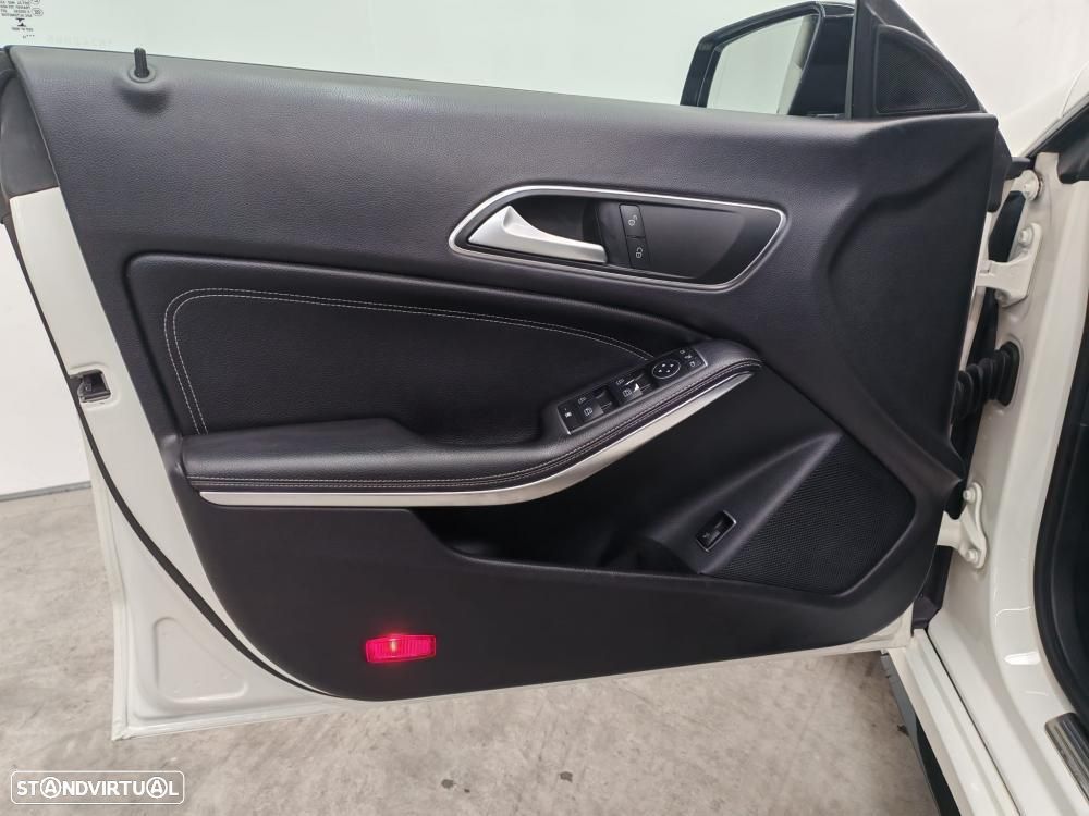 Mercedes-Benz CLA 200 d Shooting Brake AMG Line Aut. - 13