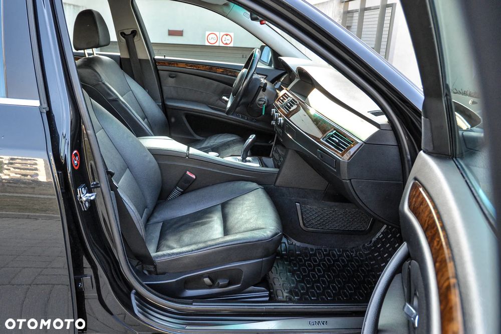 BMW Seria 5 530i - 11