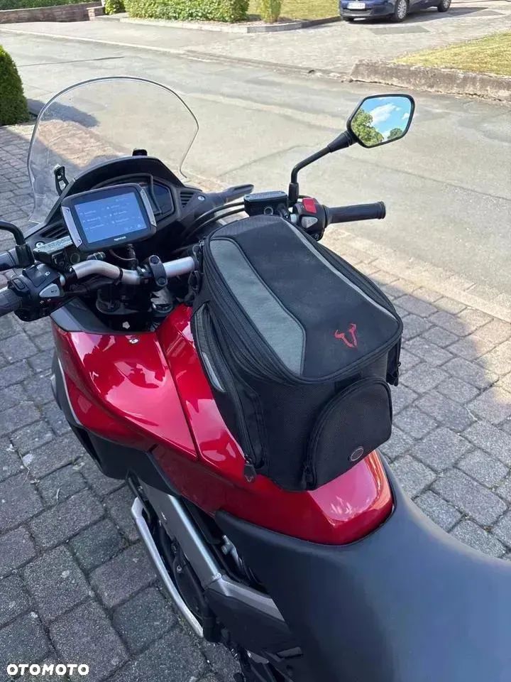 Honda VFR - 9