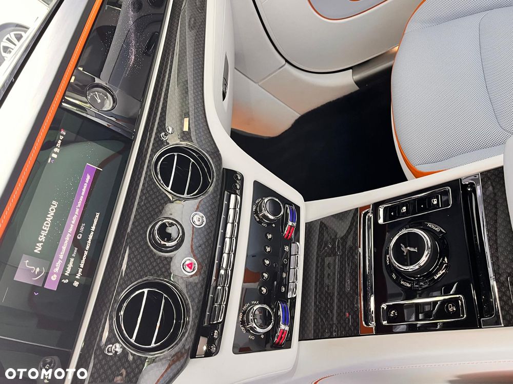 Rolls-Royce Spectre - 13