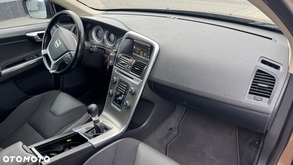 Volvo XC 60 2.4D AWD Momentum - 14