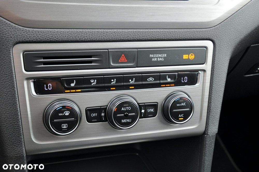 Volkswagen Golf Sportsvan - 33