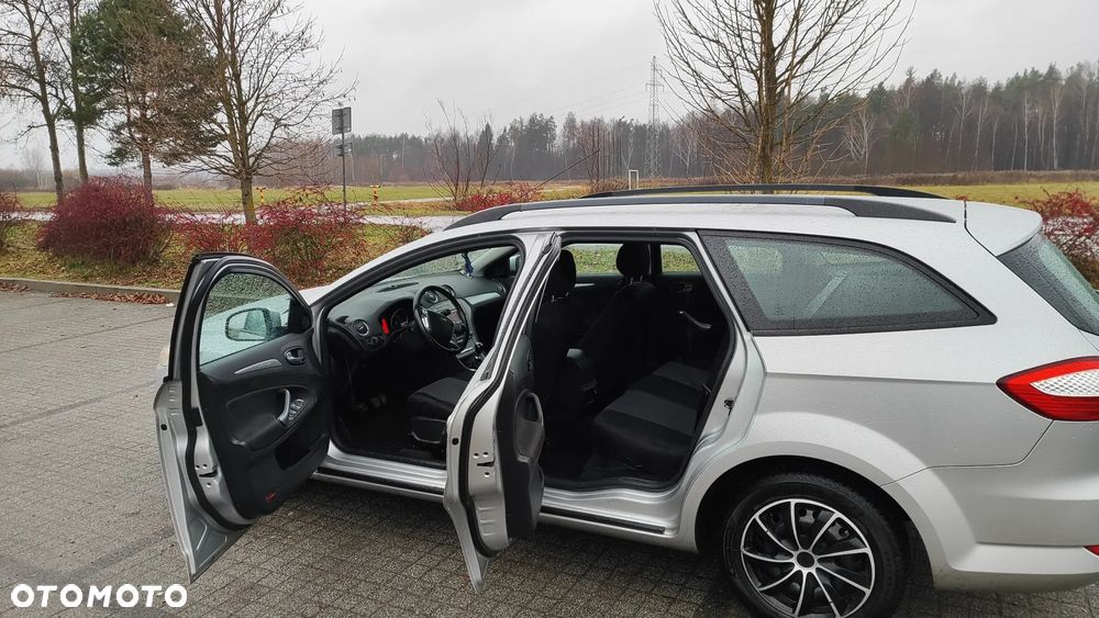 Ford Mondeo 2.0 TDCi Ambiente - 12