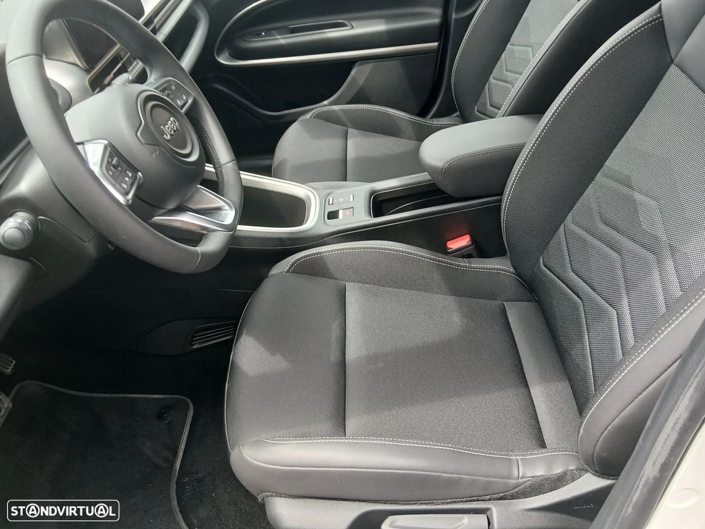Jeep Avenger 1.2 e-Hybrid Altitude DCT - 16