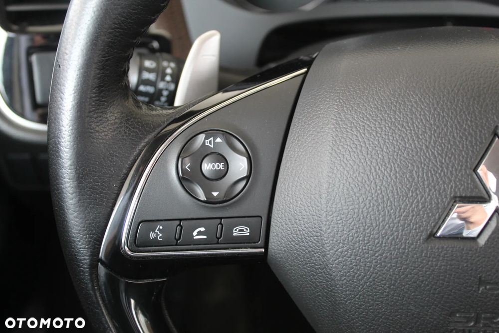 Mitsubishi Outlander 2.0 Intense + 4WD CVT - 23